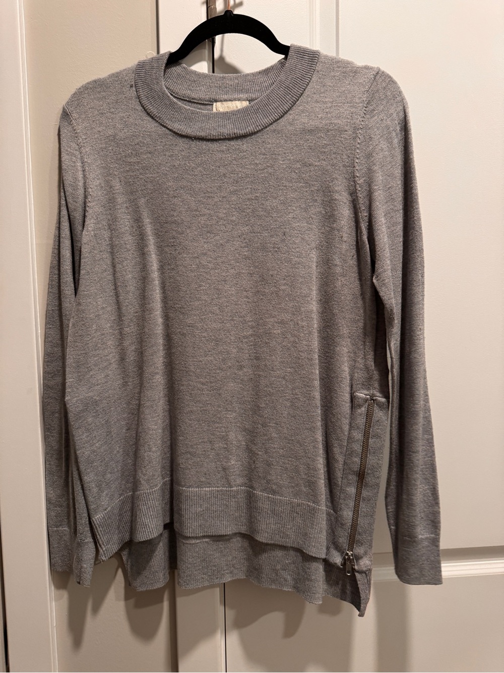 H&M medium Women's Lightweight Crewneck Sweater - Gray